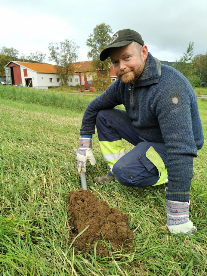 Vi fant mange meitemark og fin jordstruktur